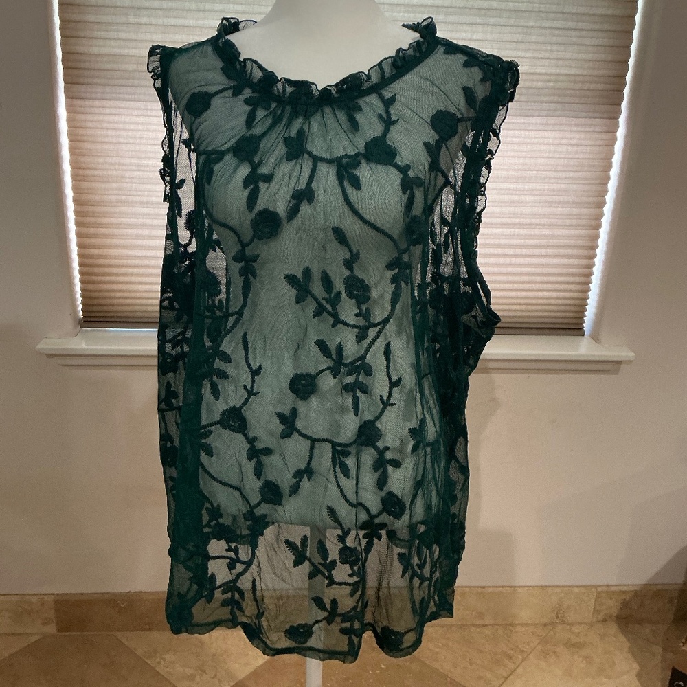 NWT Torrid Lace Embroidered Top Size 3X